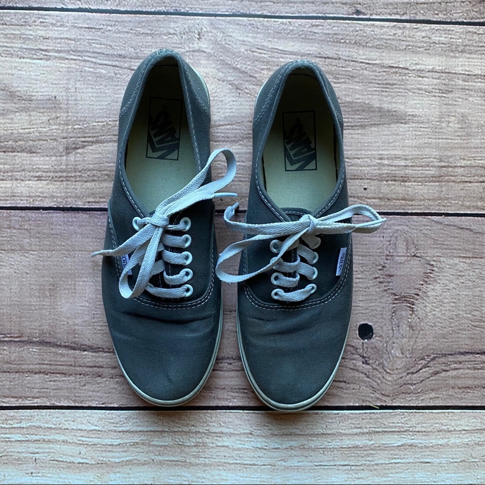 Vans Women’s Authentic Lo Pro Grey 8.5